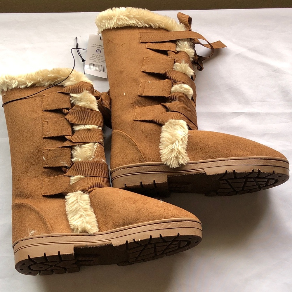 NWT women’s size medium 7-8 lace up front chatz by chatties winter boots brown